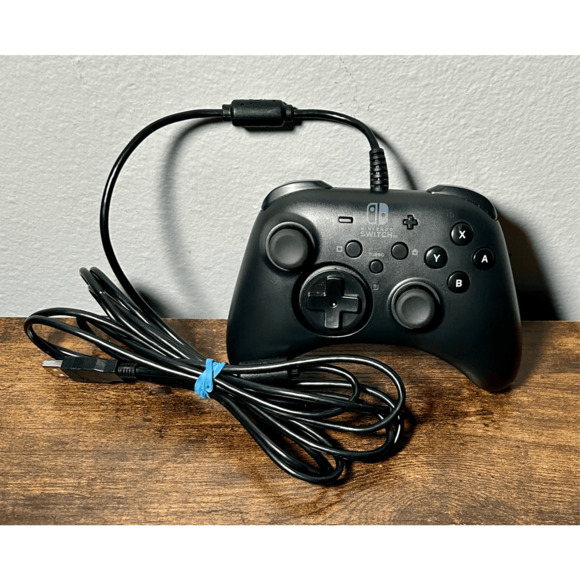 Nintendo Switch HORI Horipad Wired Controller BLACK NSW-001U - Picture 1 of 6